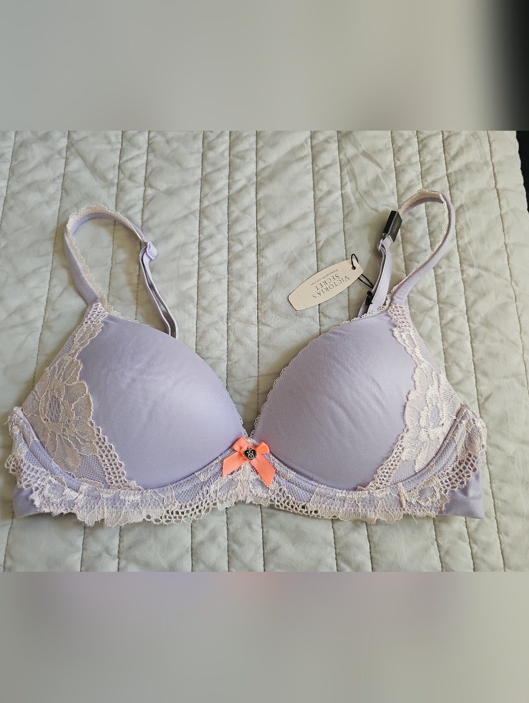 Victoria's Secret Body By Victoria Wireless Padded Bra Lavender Lace $42 32b Nwt